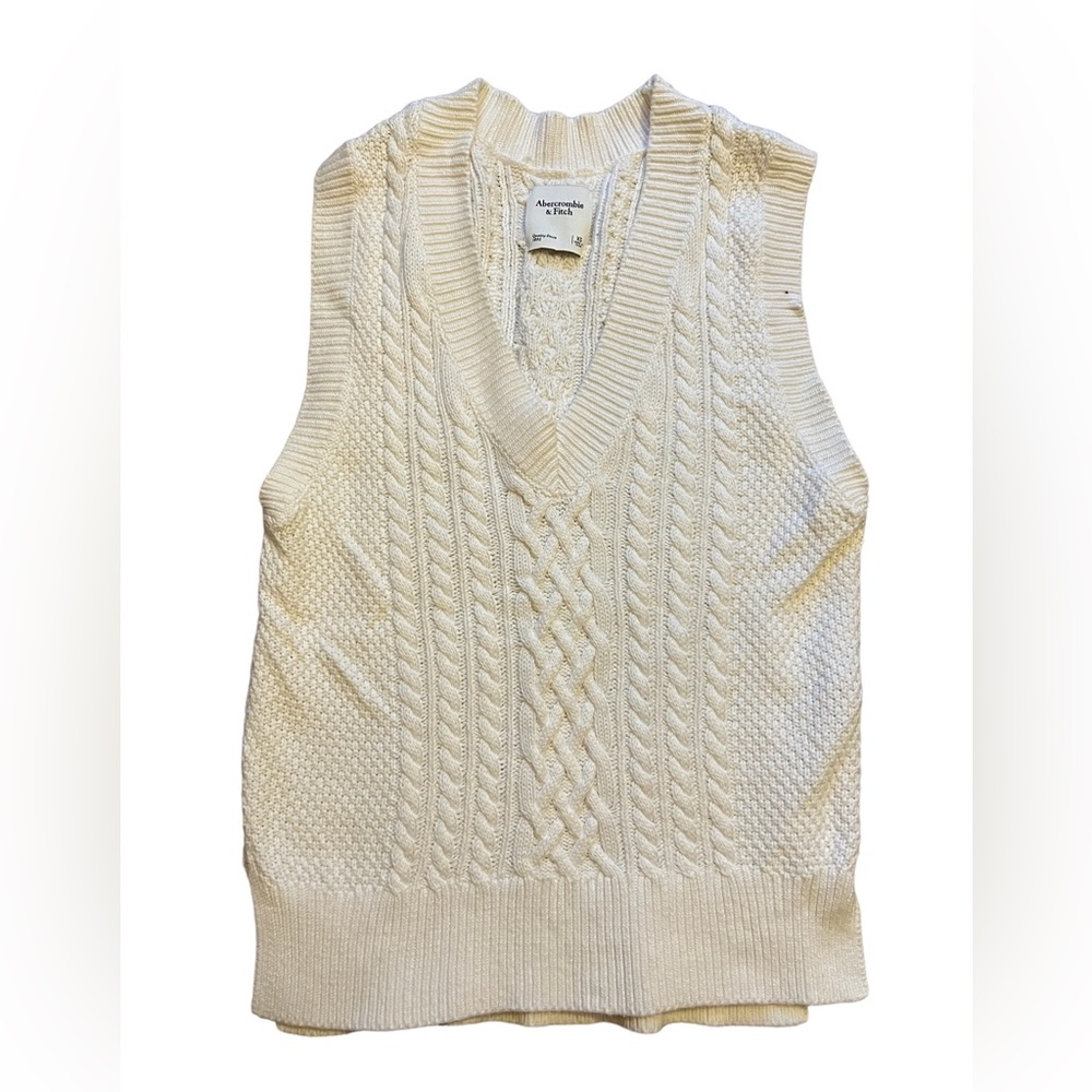 Oversized white Abercrombie sweater vest